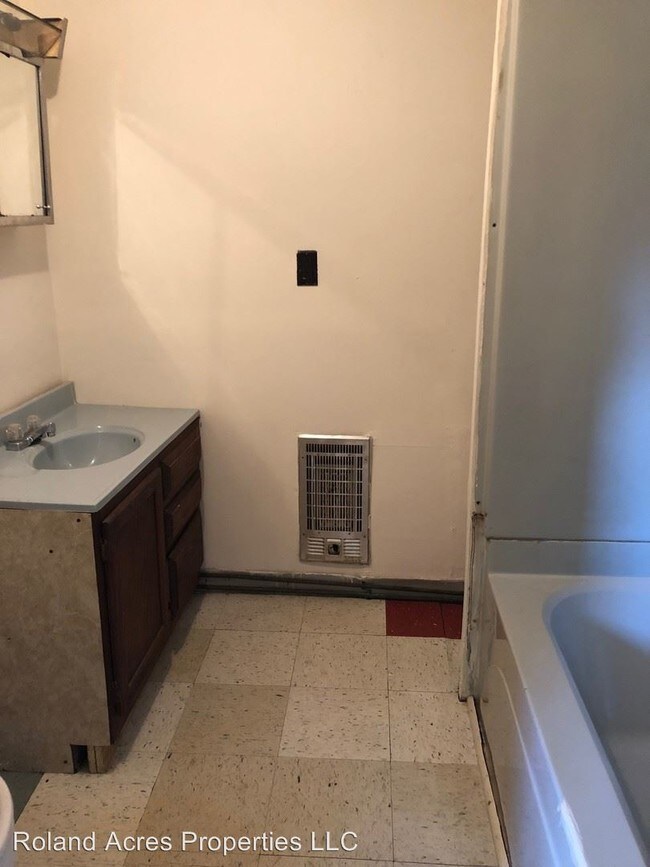 Foto del edificio - 1 br, 1 bath Apartment - 101 Cade Rd
