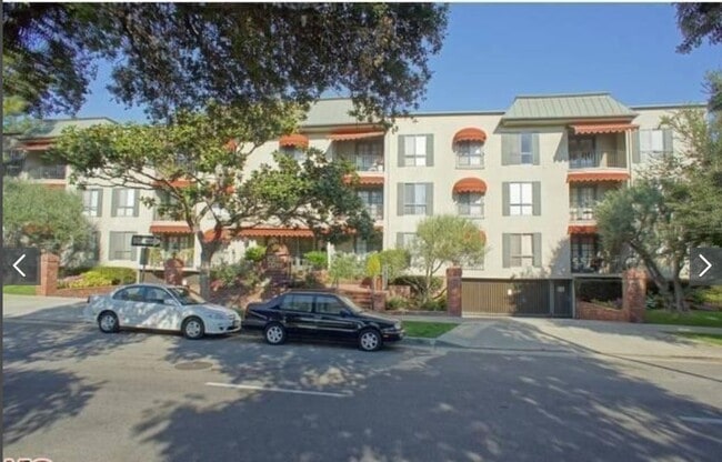 Foto del edificio - 330 S Mentor Ave