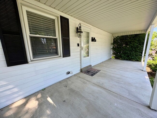 Building Photo - 4 Bedroom 2 Bathroom in Harrisburg!