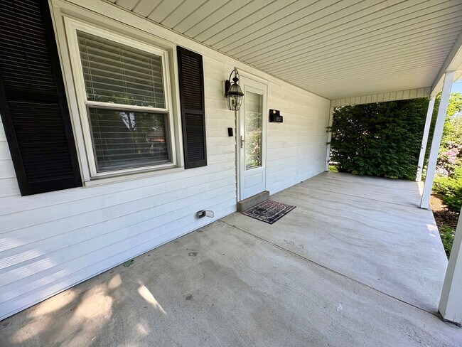 Foto del edificio - 4 Bedroom 2 Bathroom in Harrisburg!