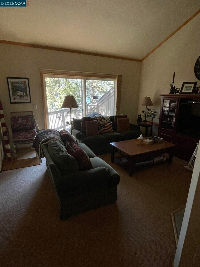 Foto del edificio - 15466 Donner Pass Rd