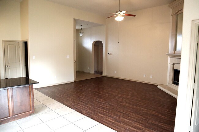 Building Photo - 2245 Laurel Forest Dr