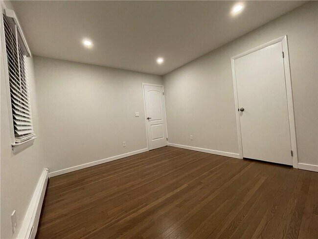 Foto del edificio - 537 Palmer Ave