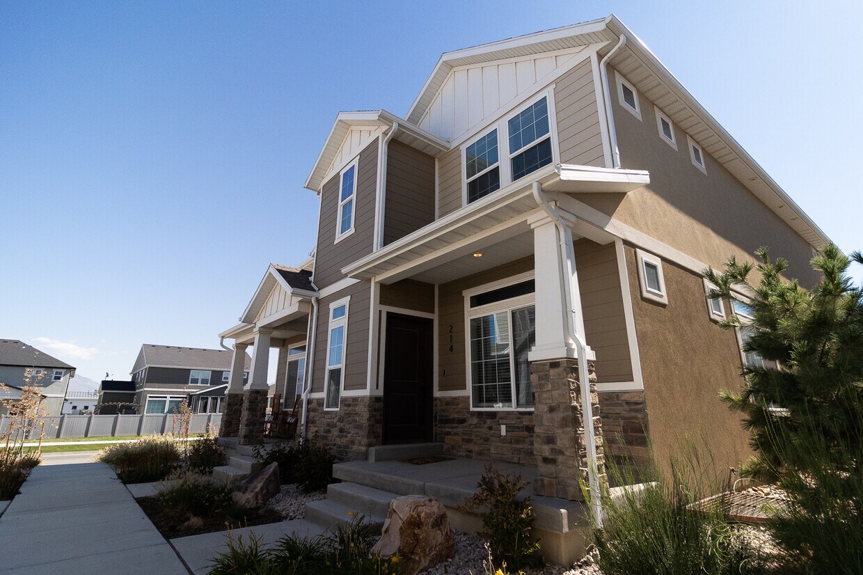214 E Mammoth Spring Ct, Saratoga Springs, UT 84045 Townhome Rentals