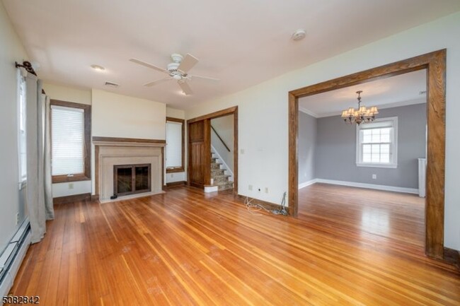 Building Photo - 17 N Summit Ave