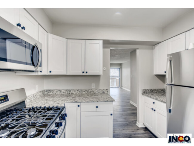 Building Photo - NEWLY UPDATED!  4 bed 2 bath ranch!