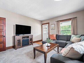 Building Photo - 679 Washington St