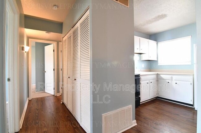 Building Photo - 10786 Millers Ln