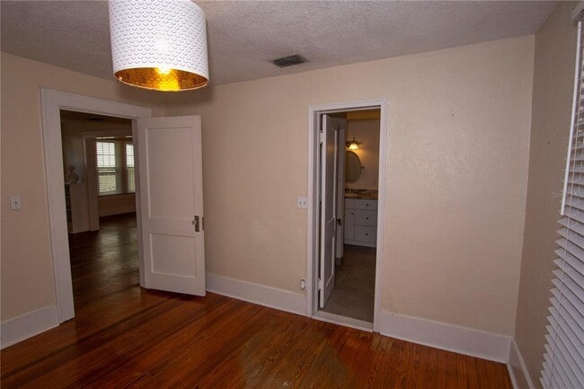Foto del edificio - 539 W Yale St
