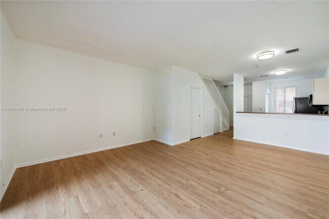 Building Photo - 2 bedroom in Miami Gardens FL 2500