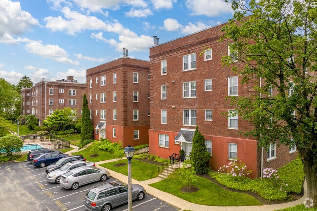 Hampshire at Haverford Condominiums