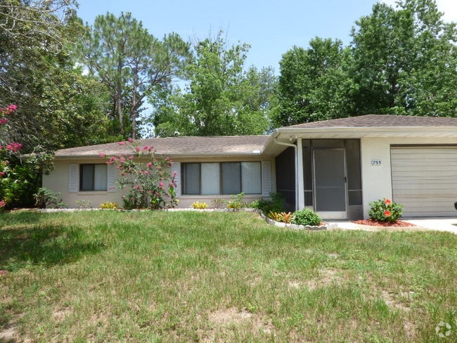Building Photo - 795 Sweetbrier Dr