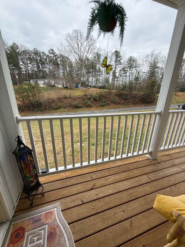 Building Photo - Immaculate Newer 3BR/2BA Brevard Home with Open Layout – Pet-Friendly