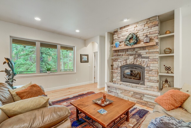 Building Photo - 4775 Neeper Valley Rd