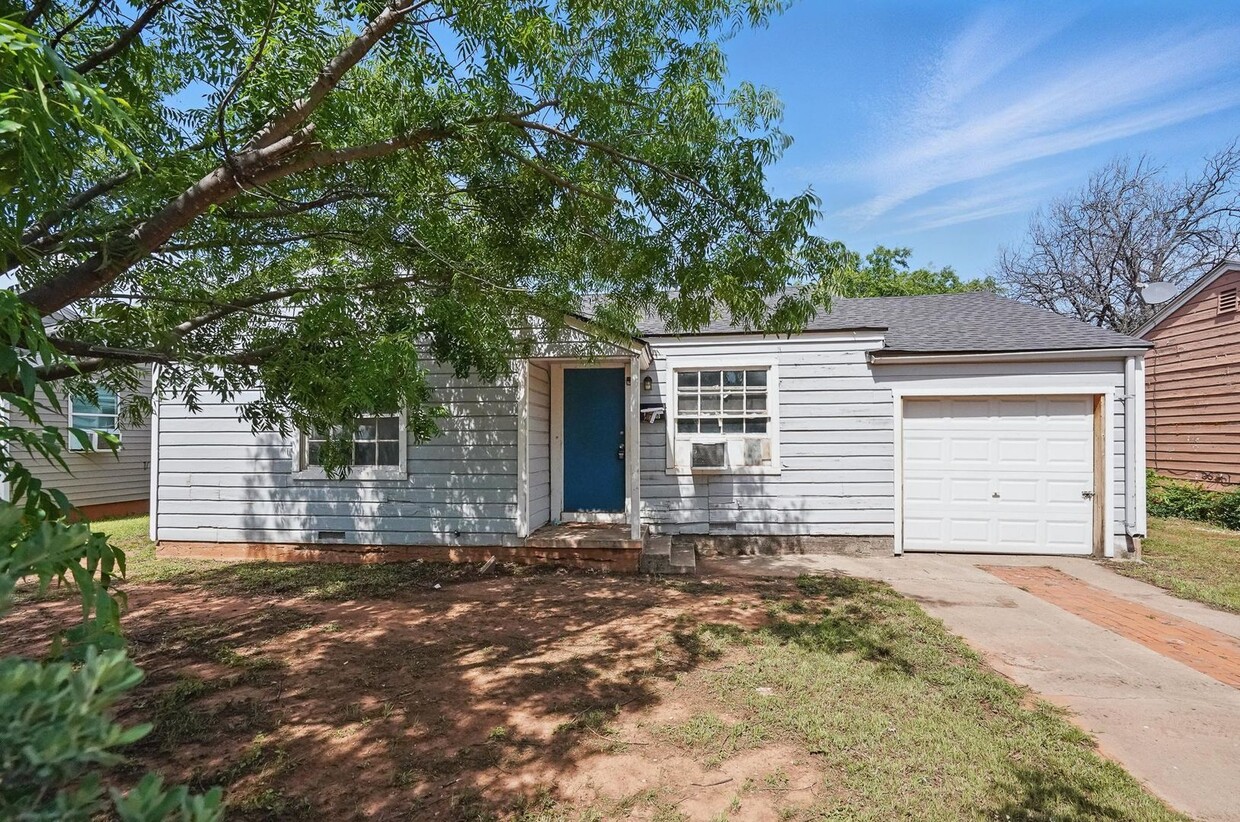 Primary Photo - 1526 Green St