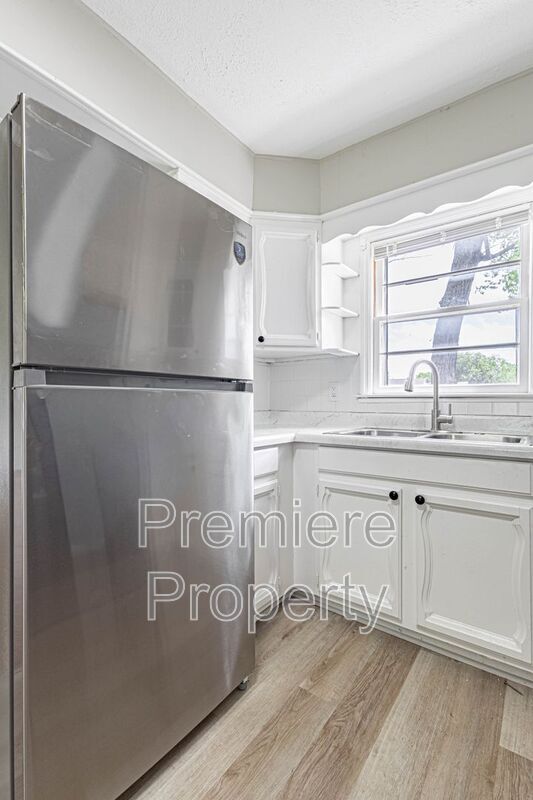 Foto del edificio - 5504 E 101st St