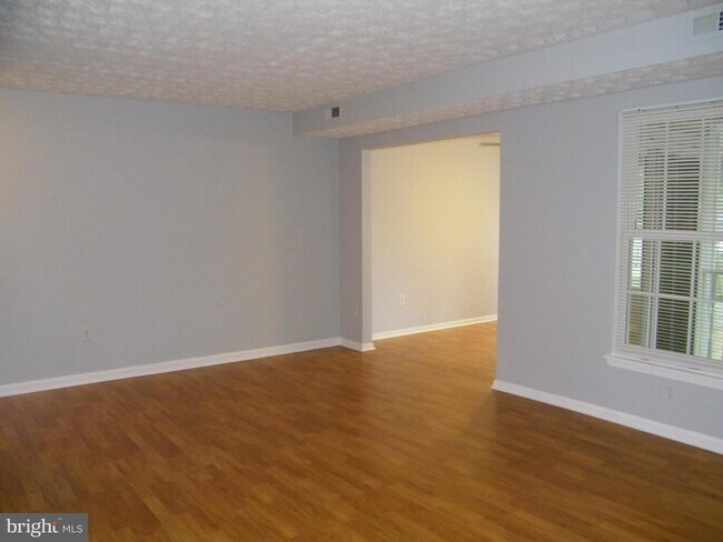 Foto del edificio - 728 Southern Hills Dr