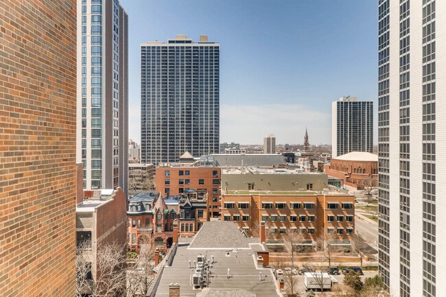 Building Photo - 1540 N State Pky