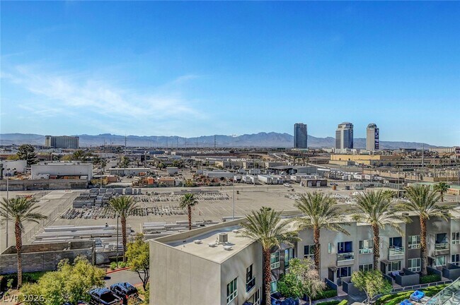 Building Photo - 4575 Dean Martin Dr