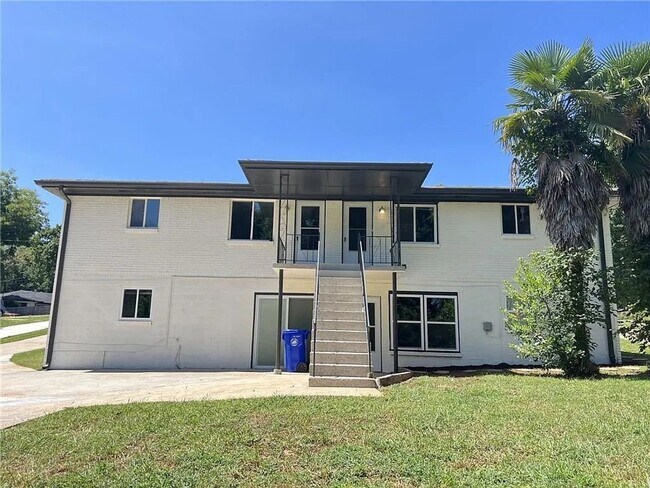 Foto del edificio - Newly Renovated 2BR/2BA Apartment near Dow...