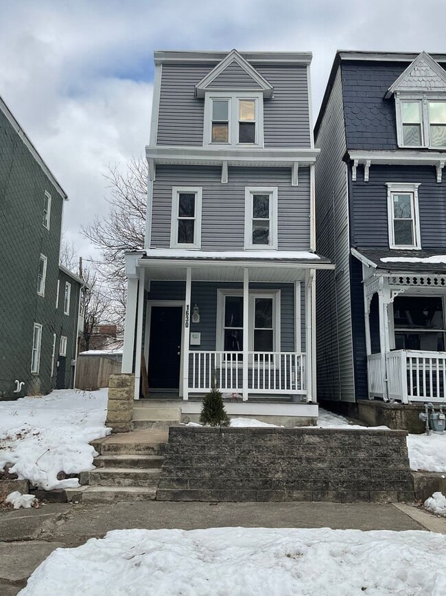 Building Photo - 1630 Park St