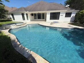 Building Photo - 177 Somerton Dr