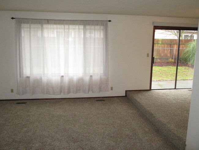 Foto del edificio - Three Bedroom Home in North Salem