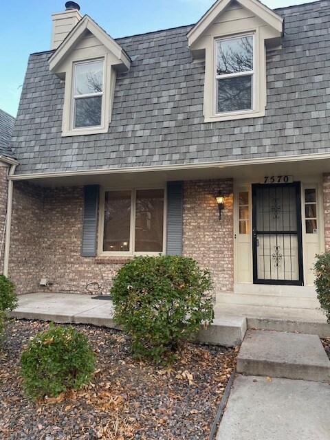 Foto del edificio - 7570 S Cove Cir