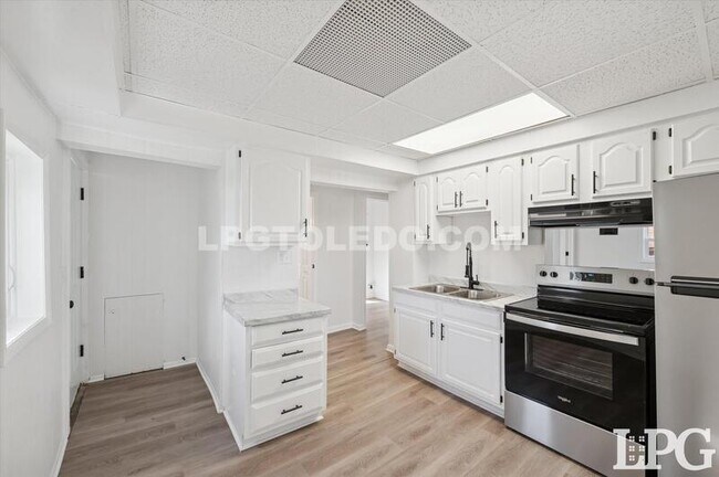 Foto del edificio - 4013 Caroline Ave