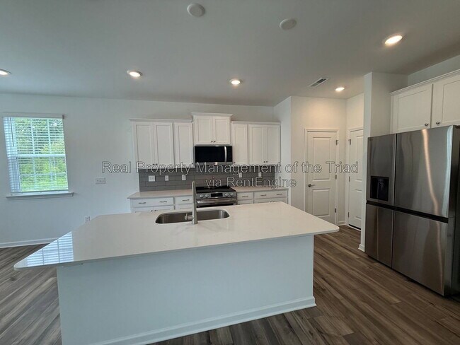 Building Photo - 5236 Amaryllis Wy