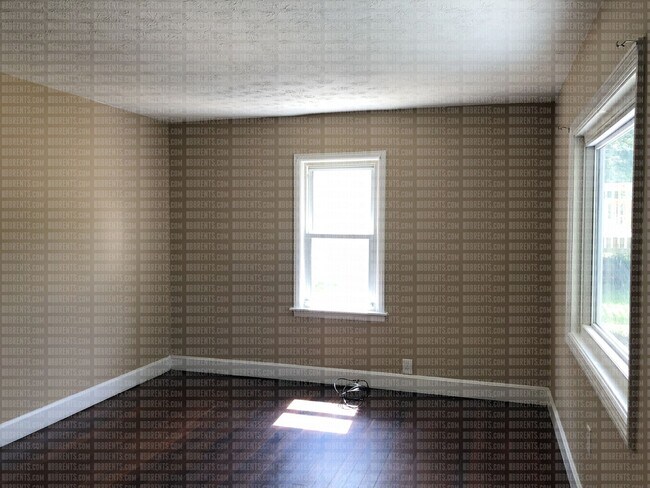 Building Photo - 1724 Parkamo Ave 3BR/1BA (East Hamilton)