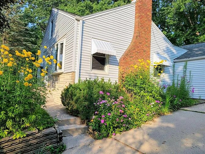 Foto principal - 3341 Quincy Ave