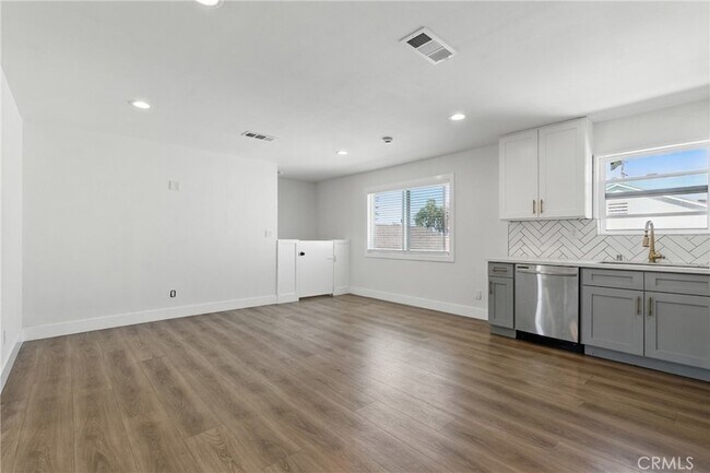 Foto del edificio - 17017 Crenshaw Blvd