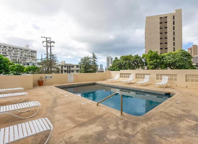 Swimming Pool - 1702 Kewalo St