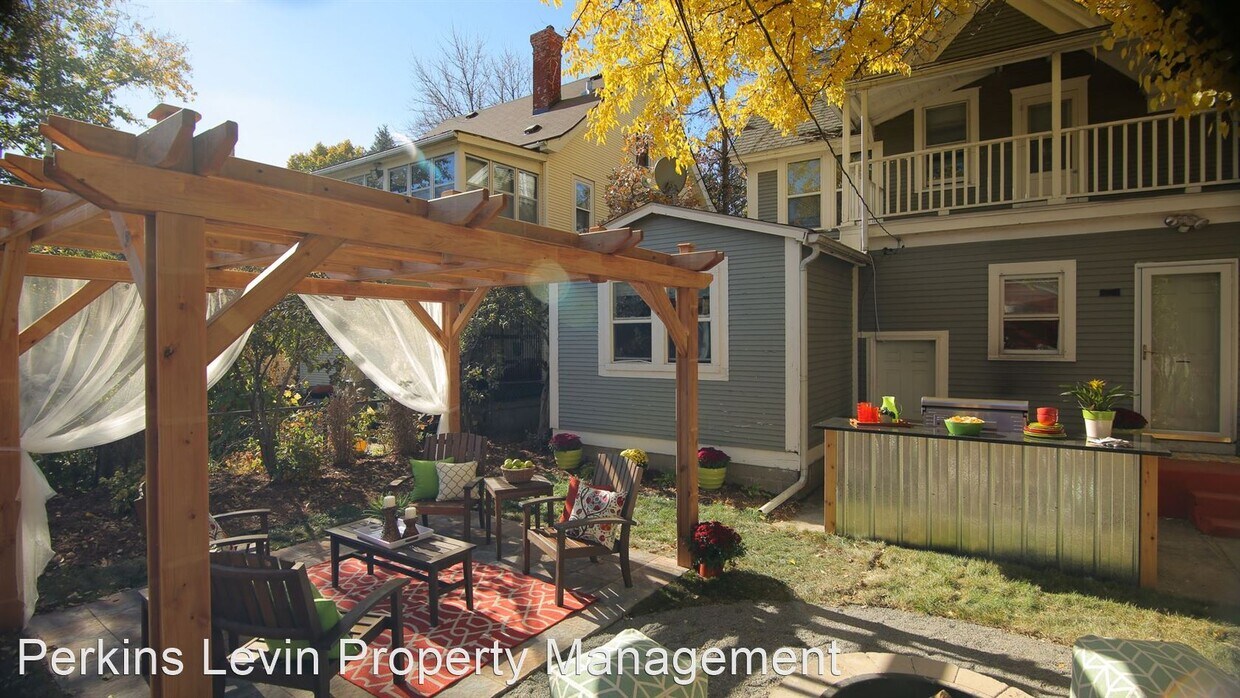 Primary Photo - 4 br, 2 bath House - 2521 Dupont Ave S