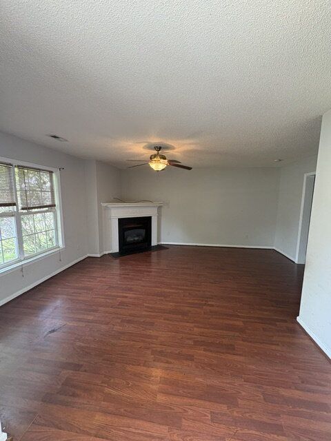 Foto del edificio - 2502 Bluff View Ct