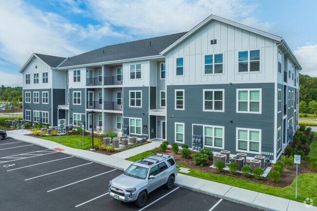 Building Photo - Alta Oak and Pine