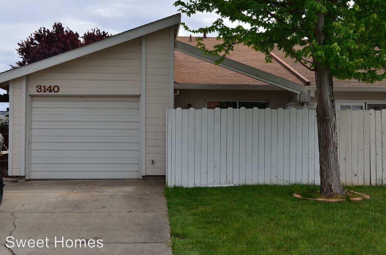 Primary Photo - 3140 Iberian Dr