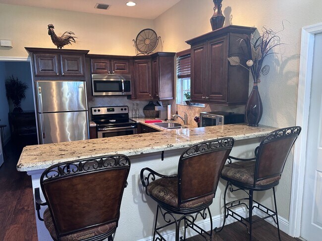 Building Photo - 8700 Palomino Dr