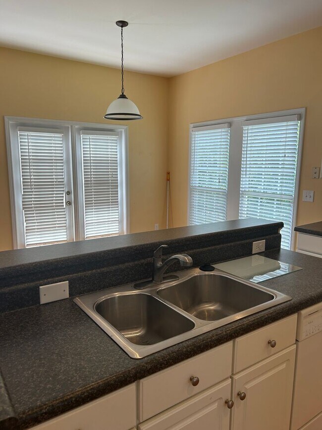 Foto del edificio - Greer, 4BD/2.5BA, 2630SF