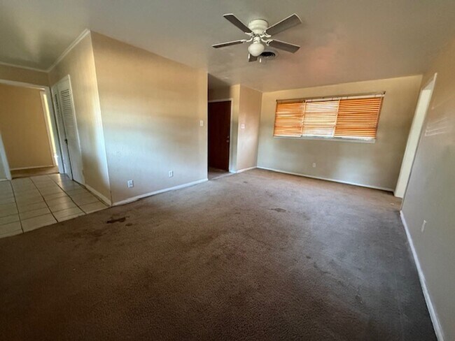 Building Photo - 751 Glendale Dr