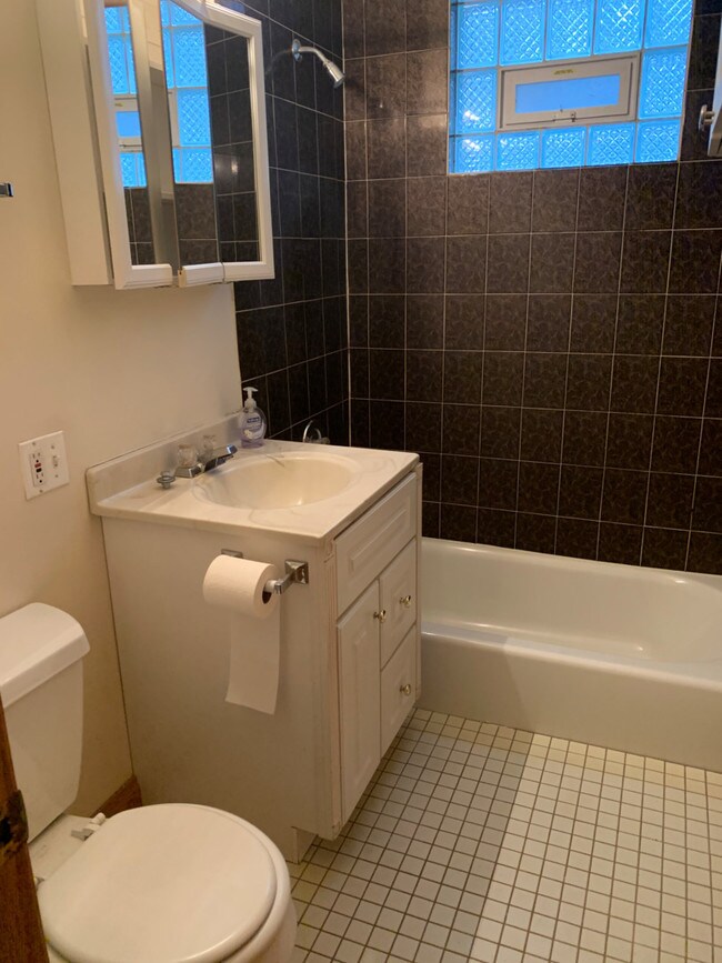 Foto del edificio - 3339 N Hamilton Ave