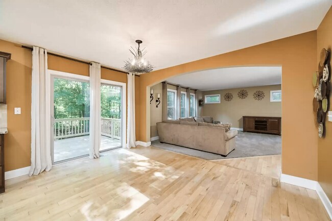 Foto del edificio - 16826 Birchview Dr