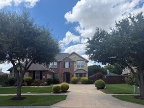 Building Photo - 12571 Valley Spring Dr