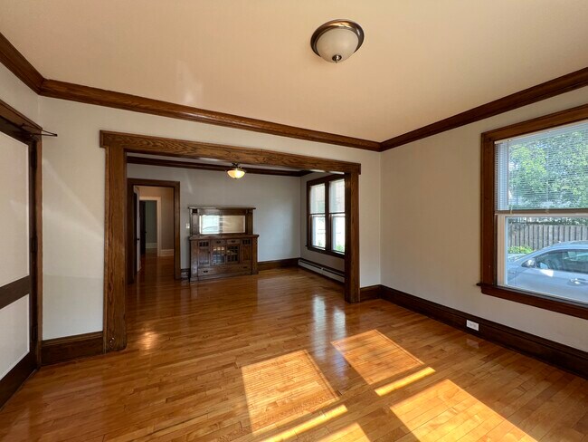 Building Photo - 3735 Harriet Ave