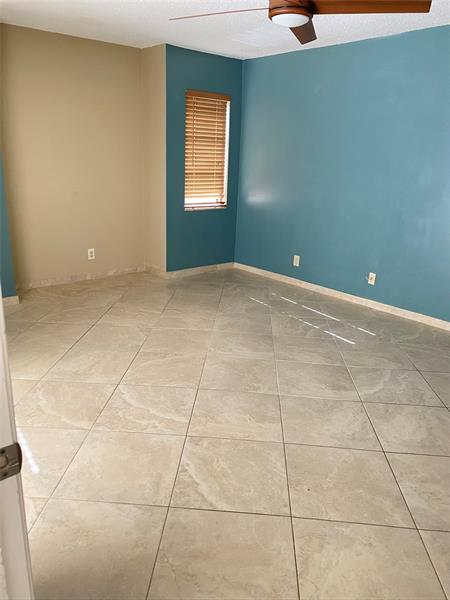 Foto del edificio - 3111 Coral Springs Dr