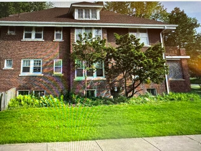 Building Photo - 492 Alter Rd