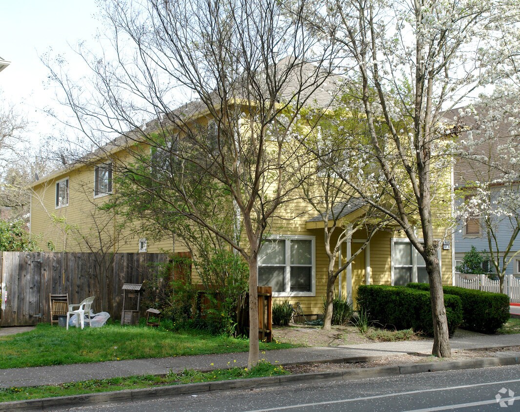 712 St, Santa Rosa, CA 95401 Apartments in Santa Rosa, CA