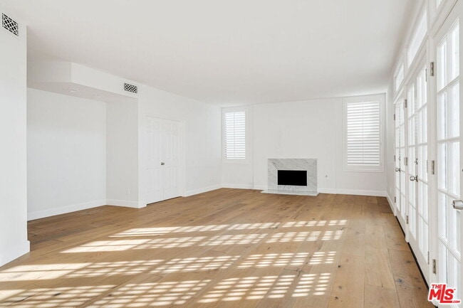 Building Photo - 11845 Mayfield Ave