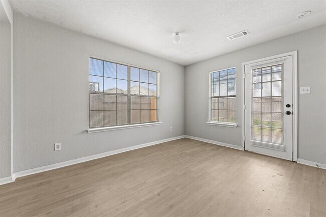 Foto del edificio - 15514 Blue Creek Ranch Dr